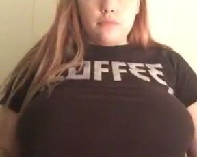 Teen flashes boobs while streaming on periscope