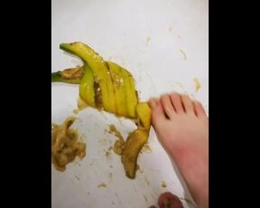 I like banana between the legs