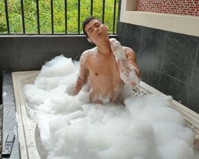 Latino big cock and big ass bathe in sparkling jacuzzi fucks and throws Cum