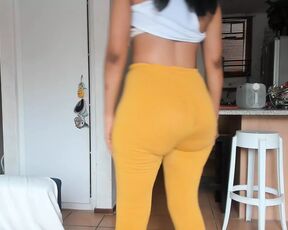 Booty Dancing Ebony, in leggings, sexy big-ass strip tease