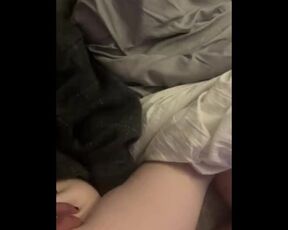 Tinder slut with squishy ass takes big cock