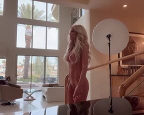 Kayla Kayden’s naked photoshoot