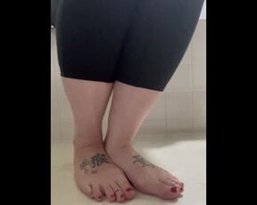 BBW stepmom MILF peep toe high heels close up feet your POV