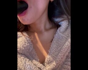 I love sucking… Japanese girl love sucking her dildo????