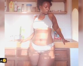 In the kitchen:Slow mornings,sunshine and tea/African realness